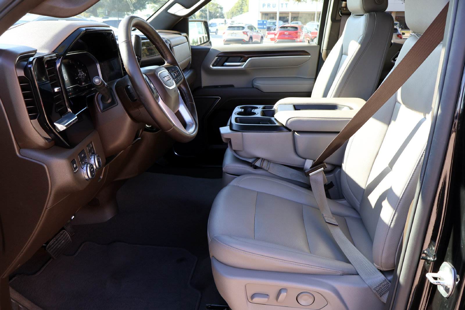 Used 2025 GMC Sierra 1500 SLT AWD/4WD image 19