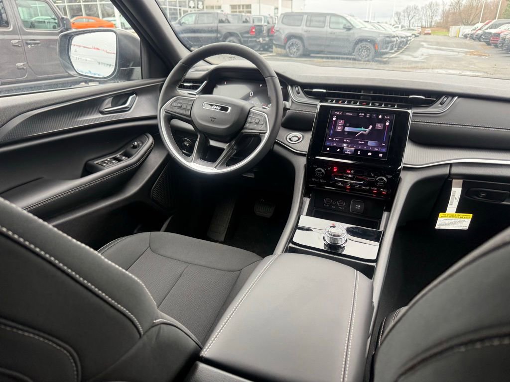 New 2025 Jeep Grand Cherokee Laredo w/ Luxury Tech Group I image 51