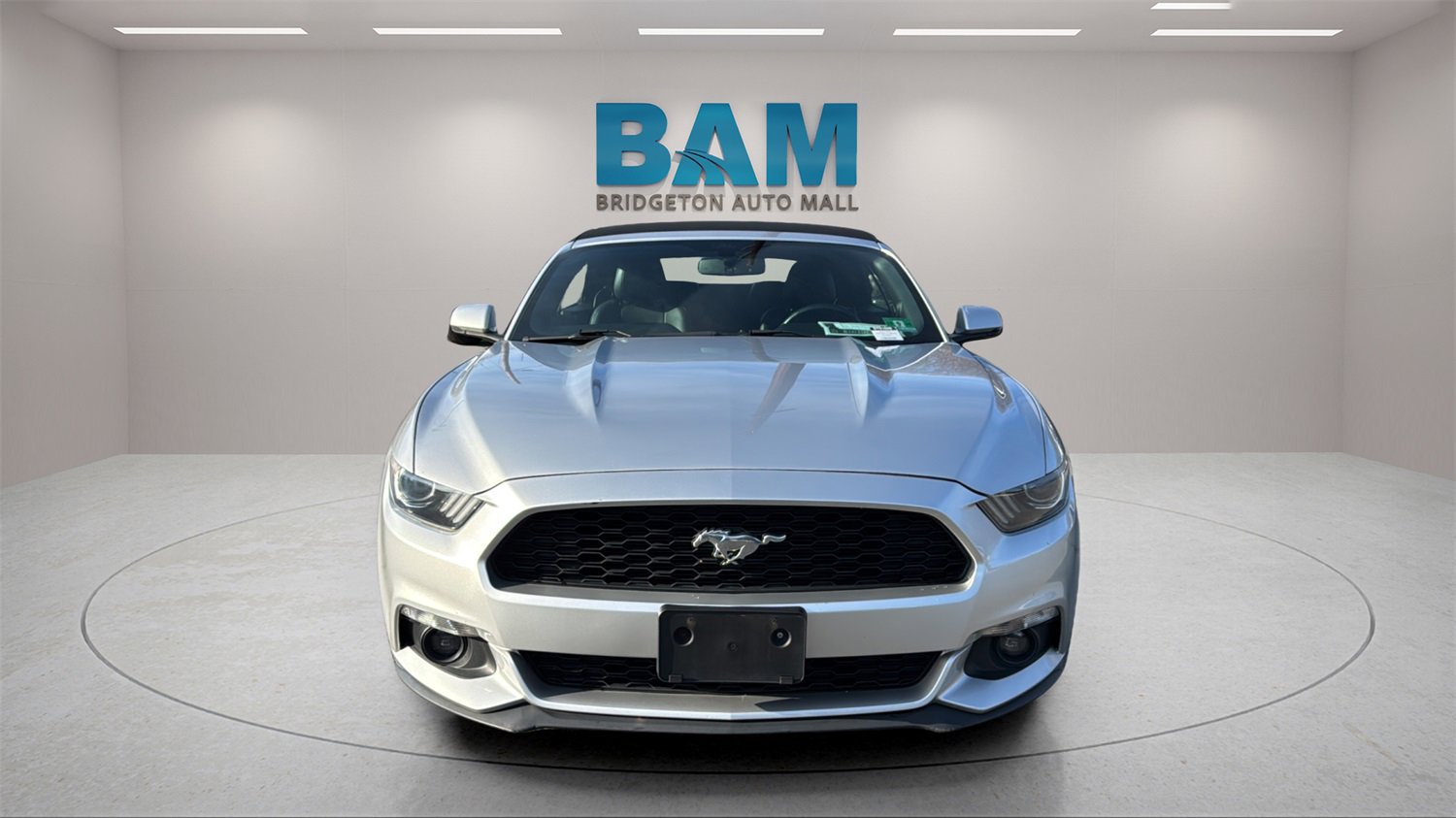 Used 2016 Ford Mustang Premium image 2