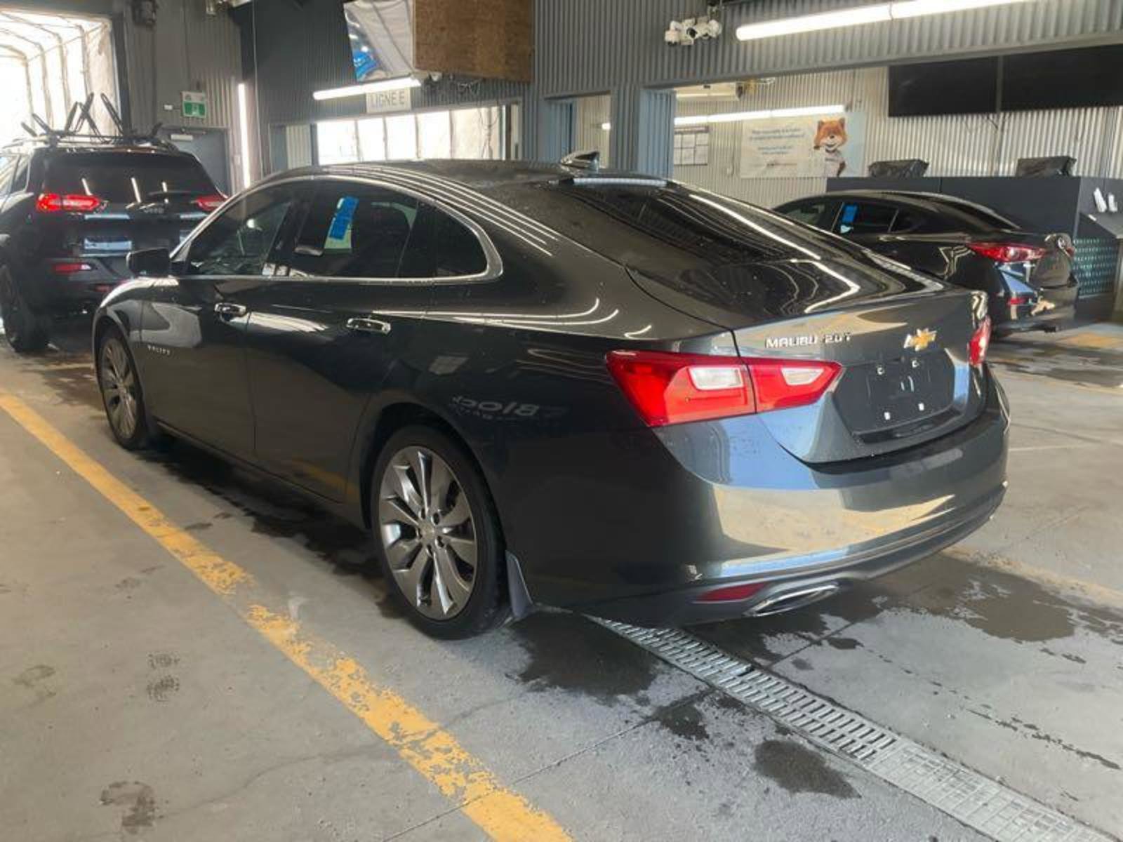 Used 2017 Chevrolet Malibu Premier w/ Premier Sun and Wheel Package FWD image 8