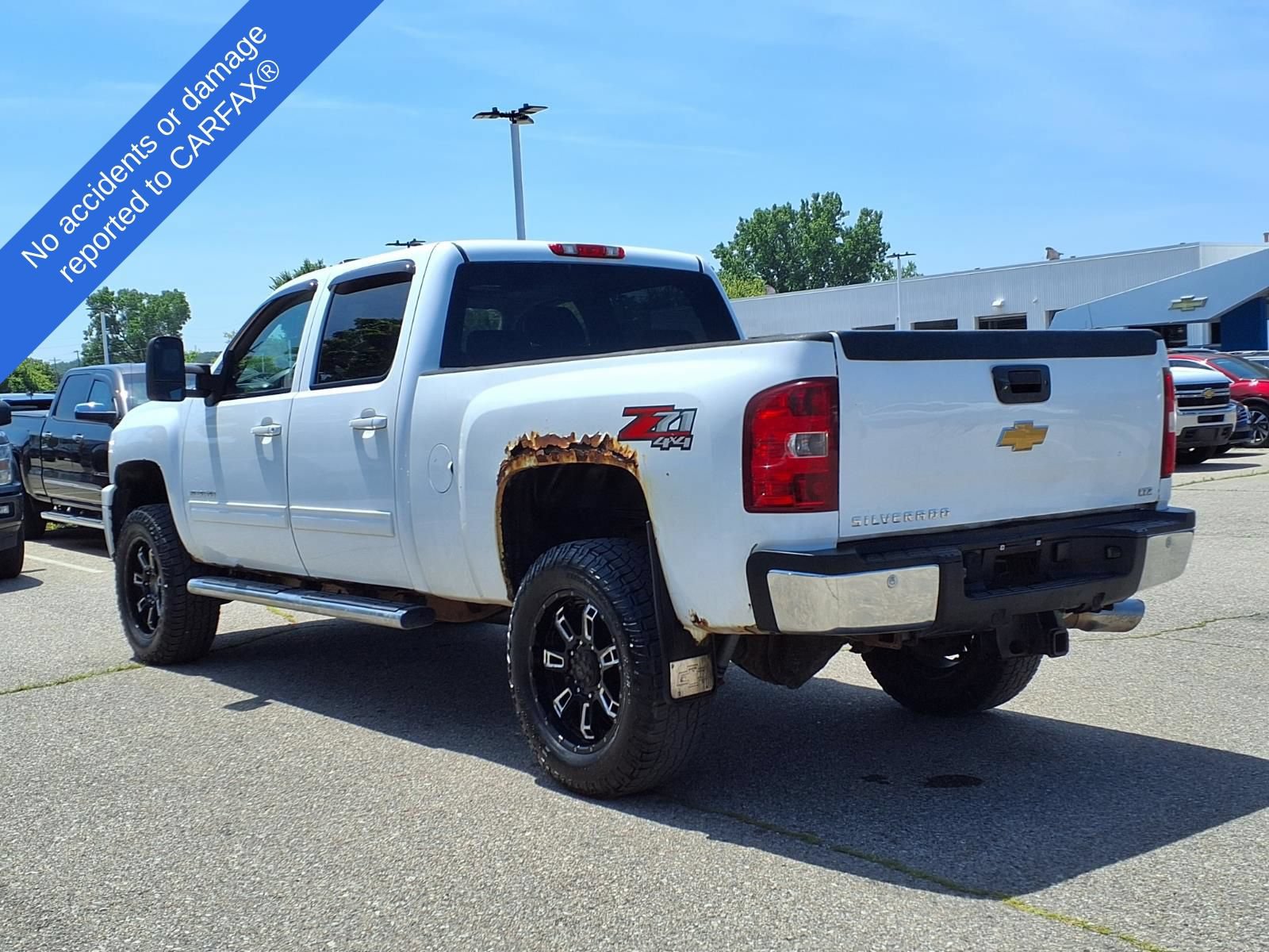 Used 2014 Chevrolet Silverado 2500 LTZ AWD/4WD image 8
