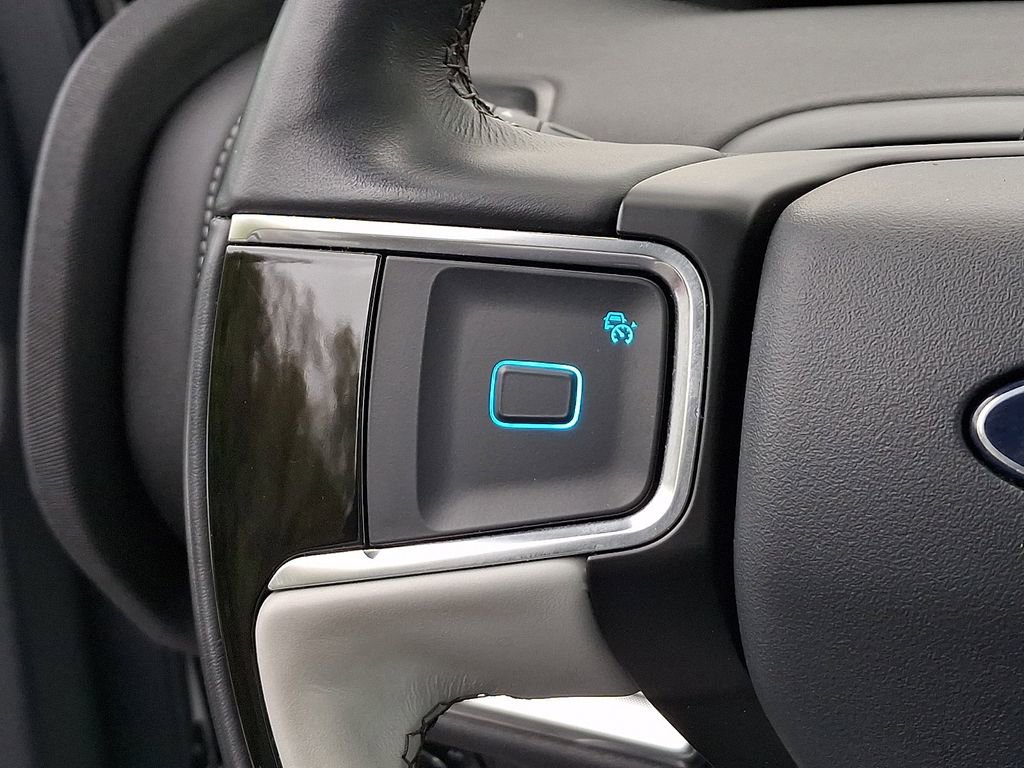 Certified 2025 Ford Expedition Platinum AWD/4WD image 24