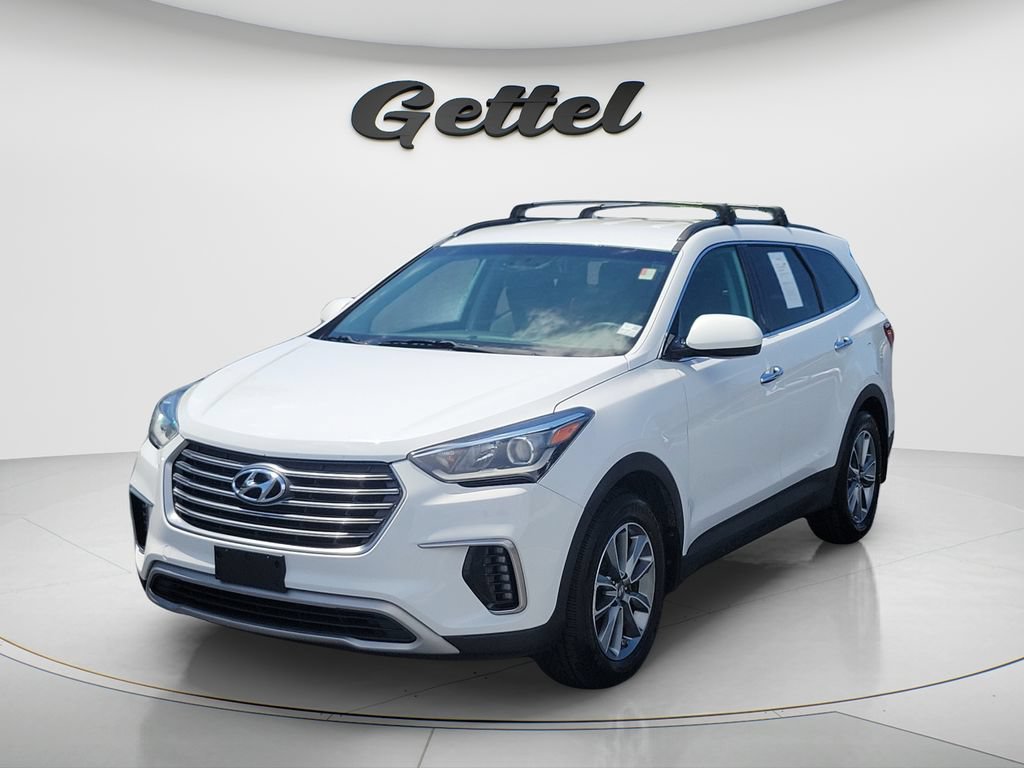 Used 2017 Hyundai Santa Fe SE FWD image 1