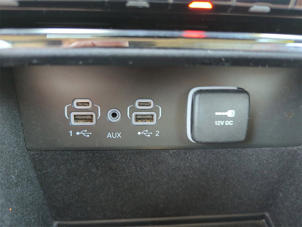 Used 2022 Jeep Grand Cherokee Limited image 33