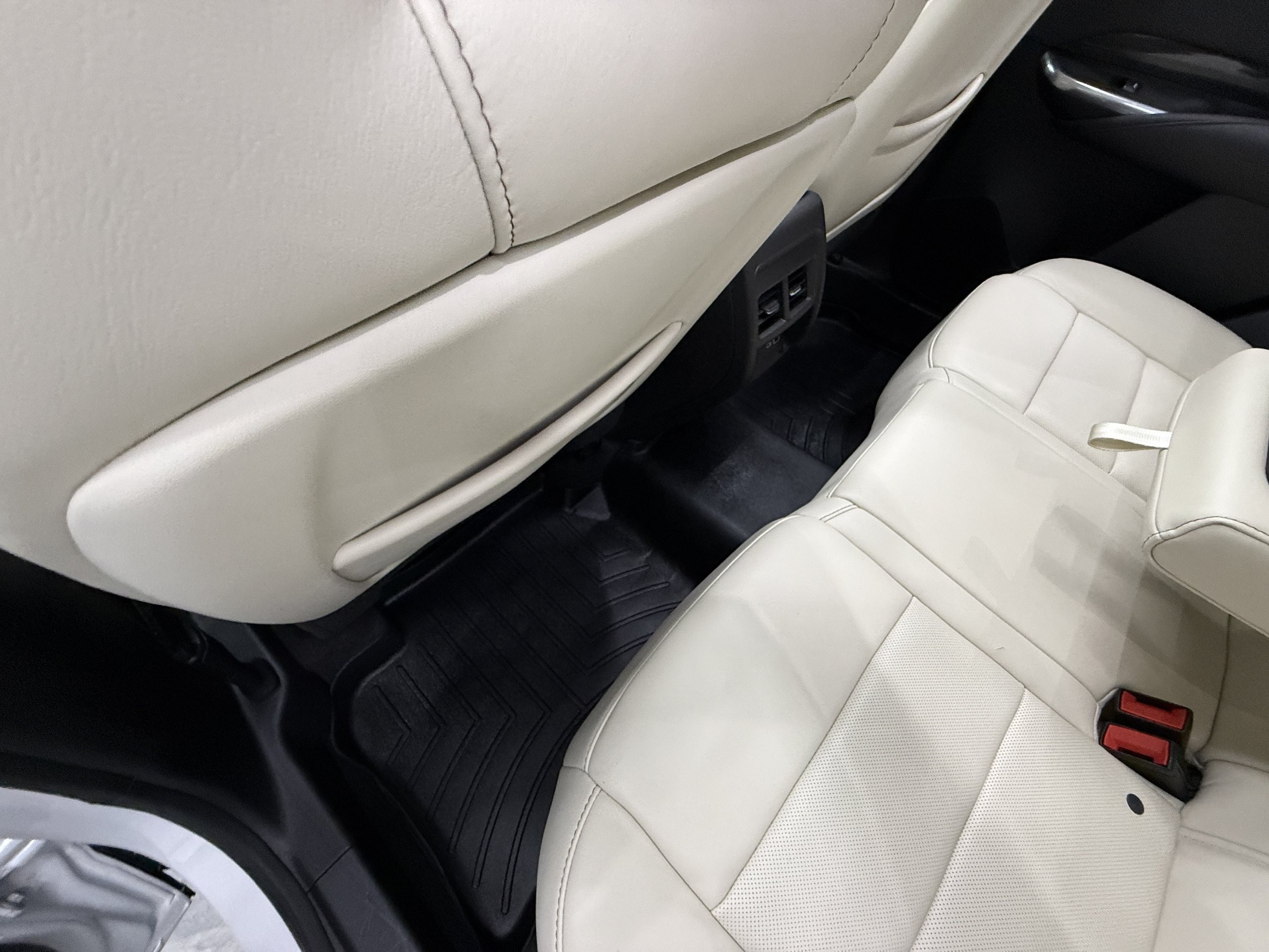 Used 2020 Cadillac XT4 Sport w/ Sun And Sound Package AWD/4WD image 25