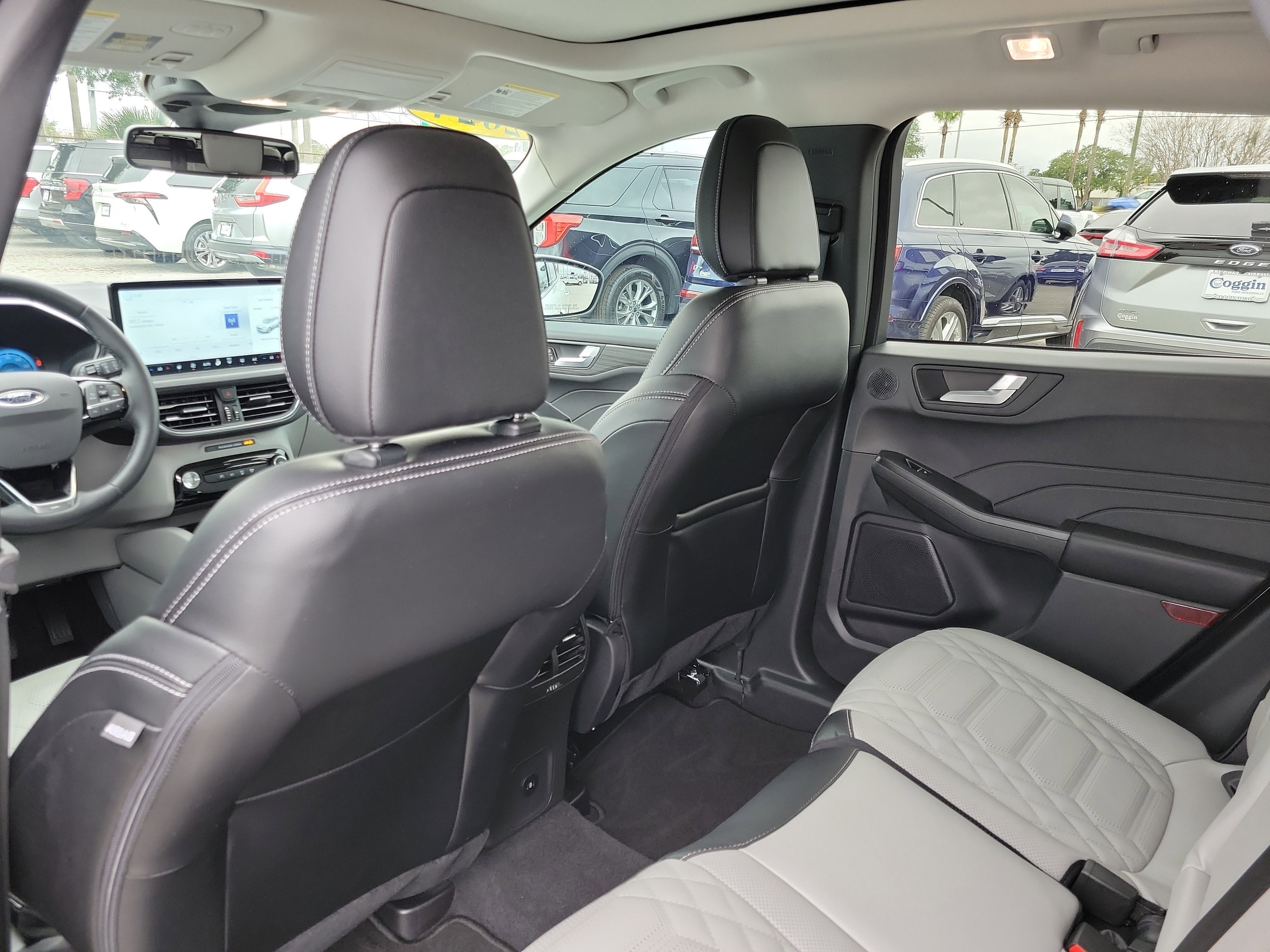 Used 2024 Ford Escape SE w/ PHEV Premium Package image 23