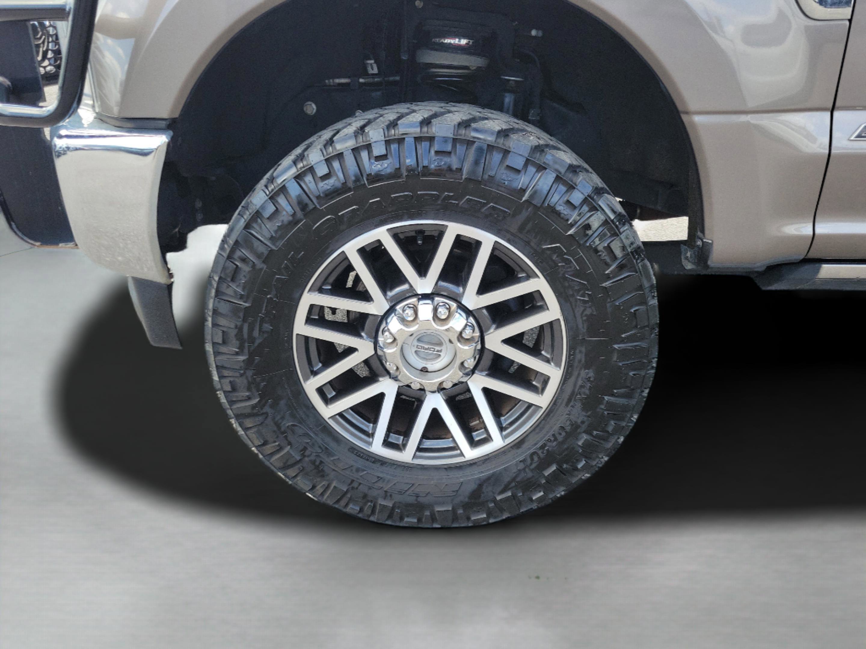 Used 2019 Ford F250 Lariat w/ Lariat Ultimate Package AWD/4WD image 32