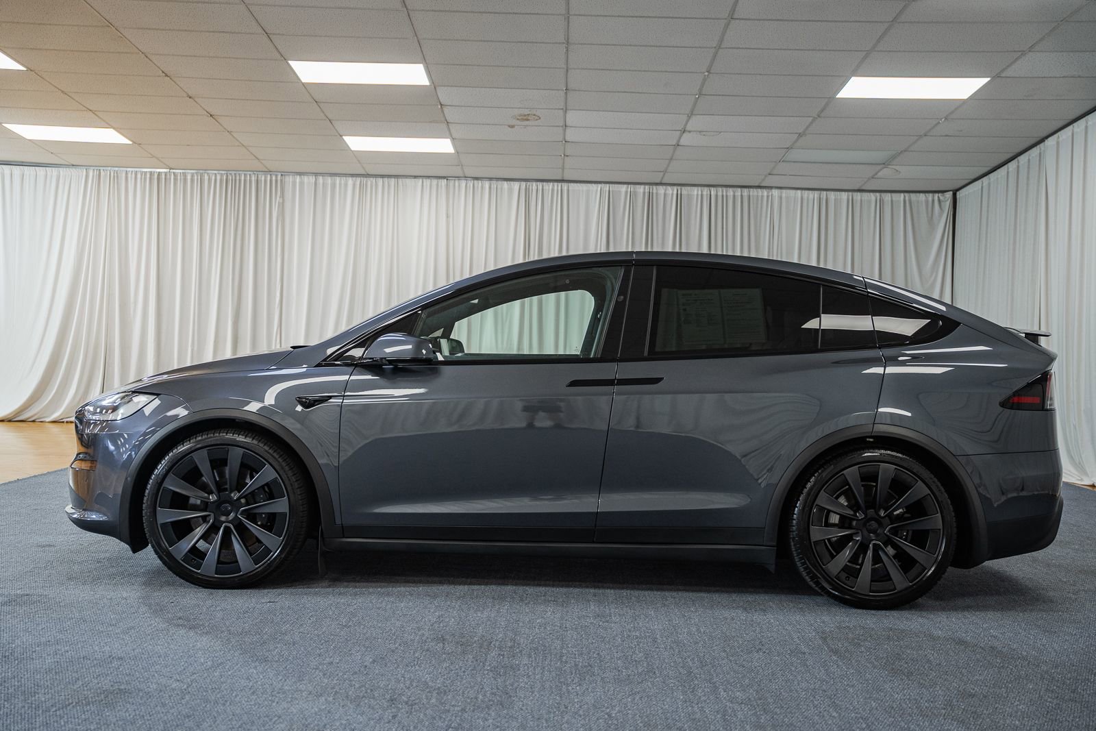 Used 2022 Tesla Model X image 5
