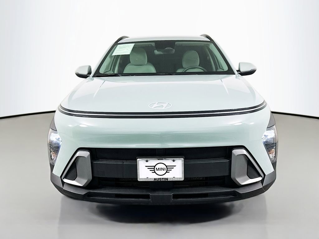 Used 2024 Hyundai Kona SEL image 2