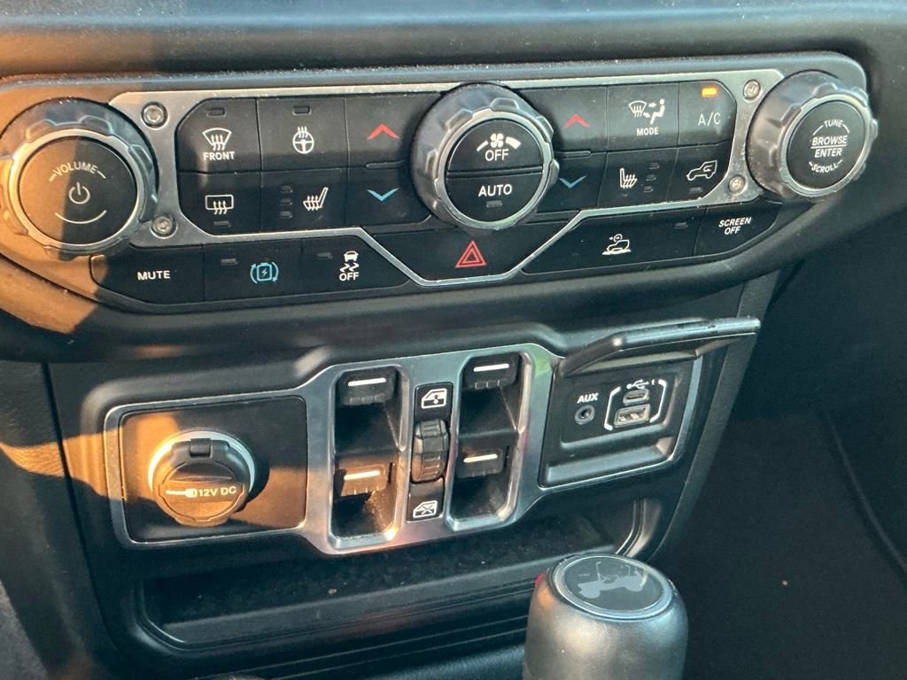 Used 2023 Jeep Wrangler Unlimited Sahara w/ Cold Weather Group image 17