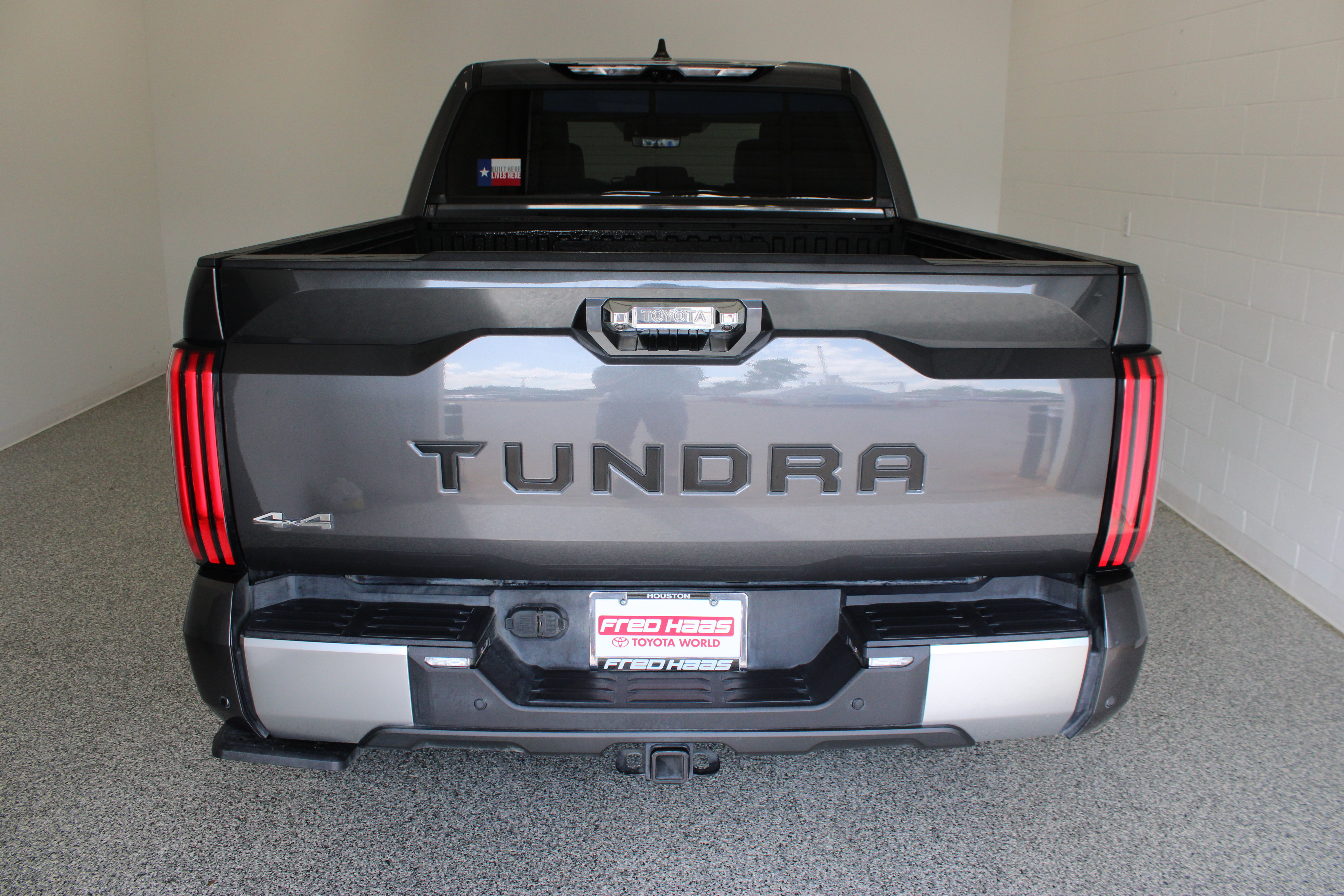 Used 2024 Toyota Tundra Limited AWD/4WD image 8