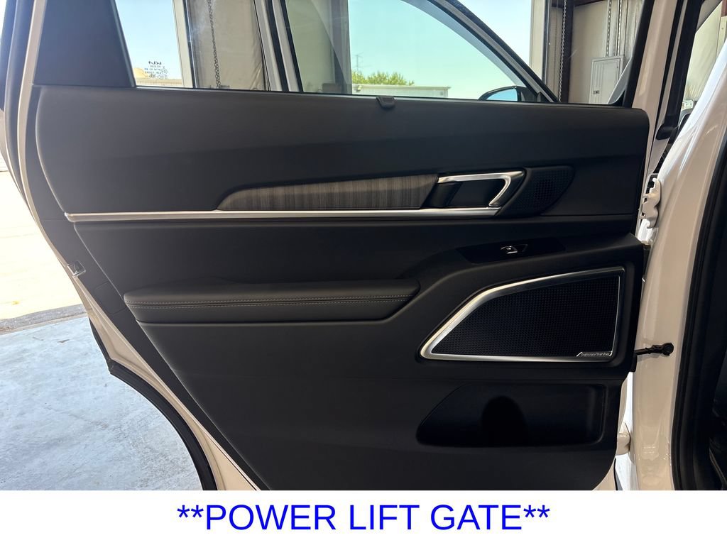Used 2024 Kia Telluride SX w/ Towing Package FWD image 29