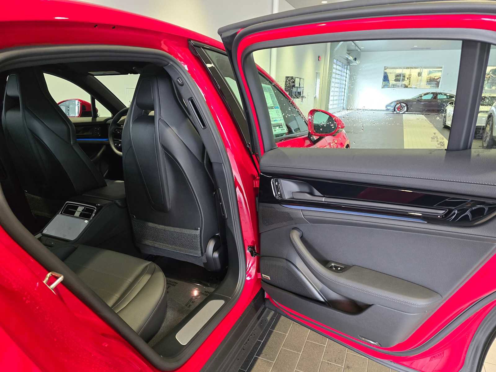 New 2025 Porsche Panamera 4 image 15