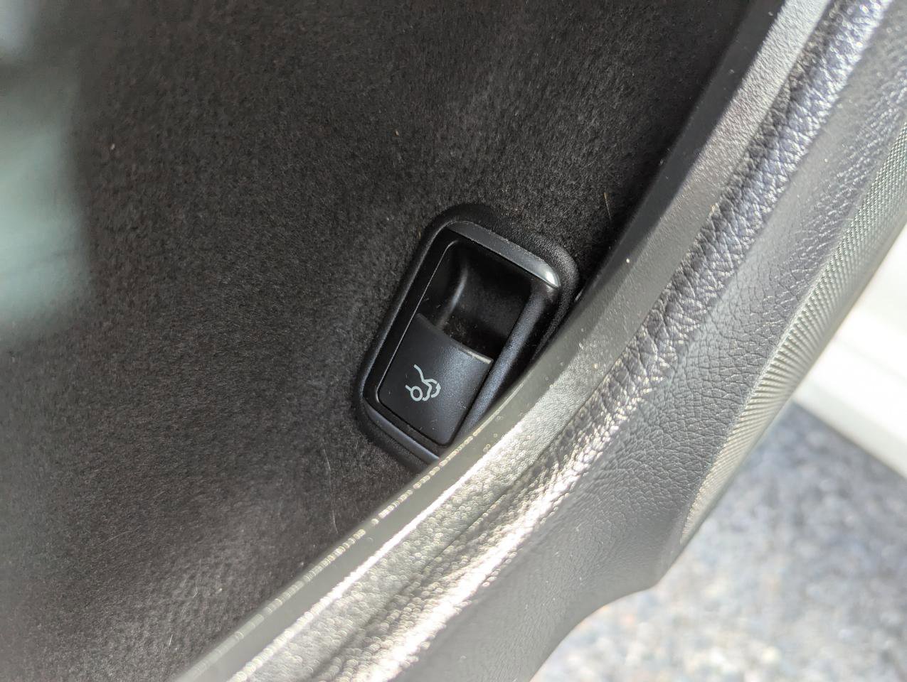 Used 2016 Mercedes-Benz E 400 4MATIC Coupe image 14