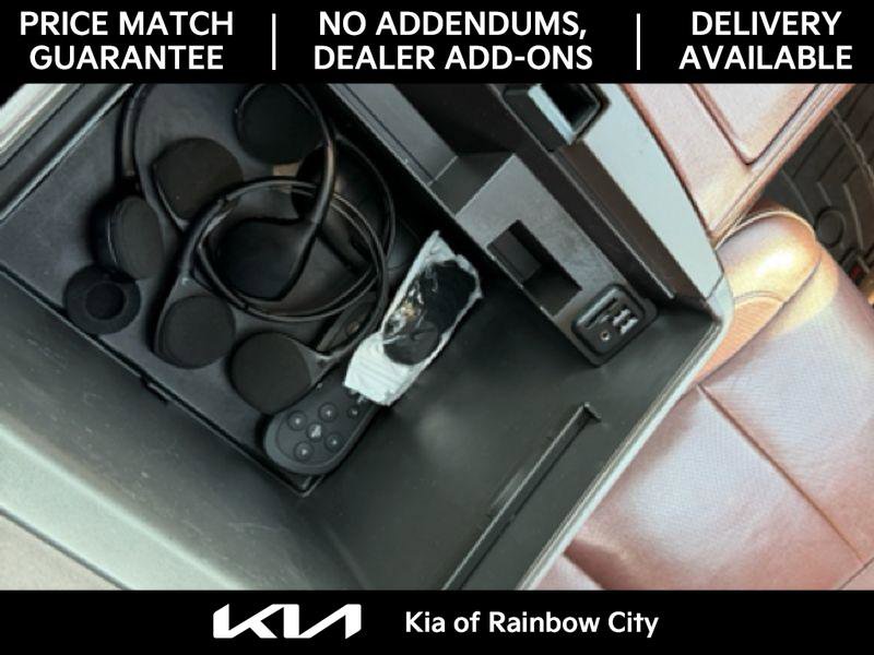 Used 2015 Chevrolet Suburban LTZ image 40