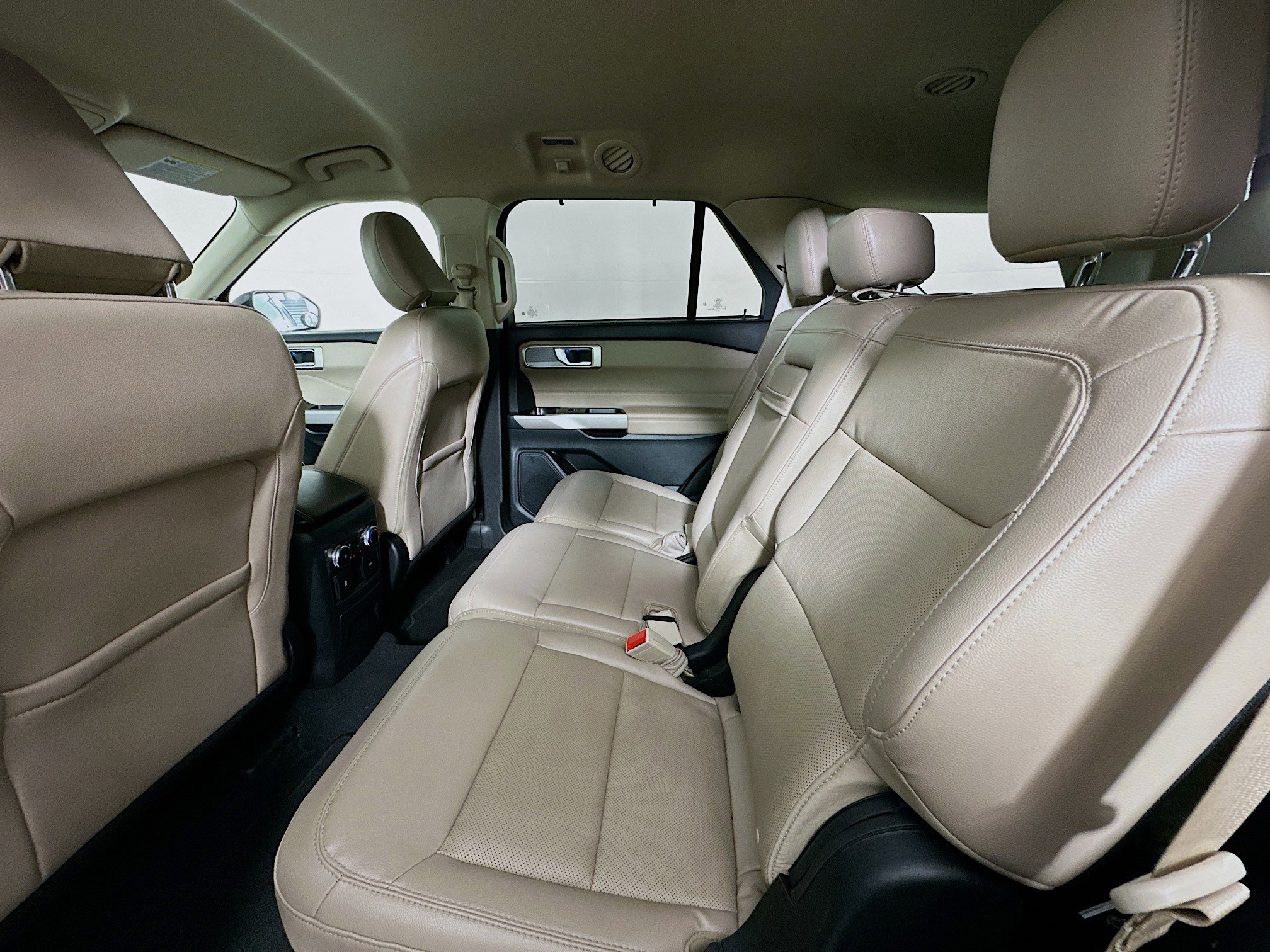 Used 2023 Ford Explorer Limited image 28