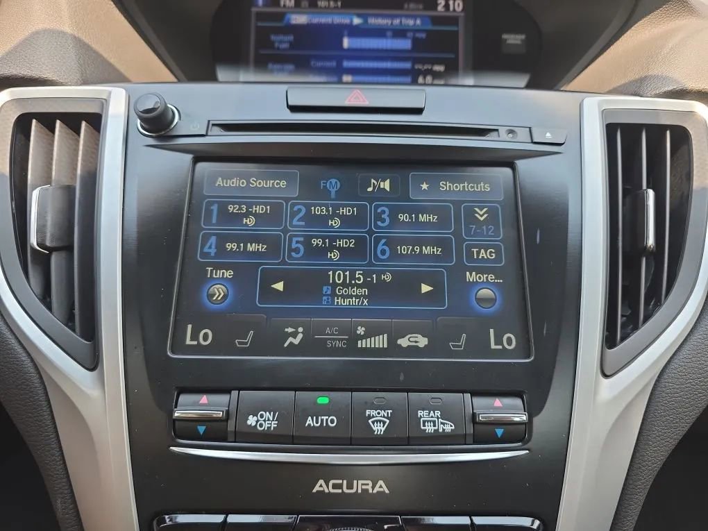 Used 2017 Acura TLX w/ Technology Package FWD image 29