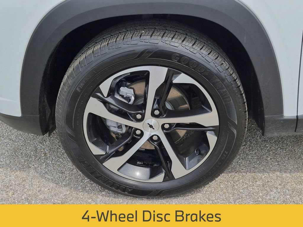 Used 2026 Chevrolet Trax RS FWD image 12