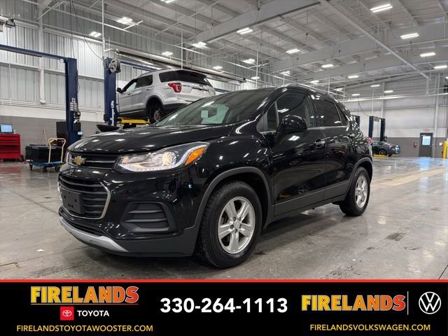 Used 2018 Chevrolet Trax LT w/ LT Convenience Package image 3