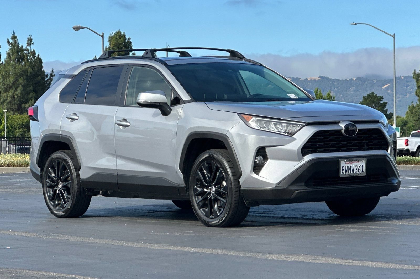 Used 2020 Toyota RAV4 XLE Premium FWD image 2