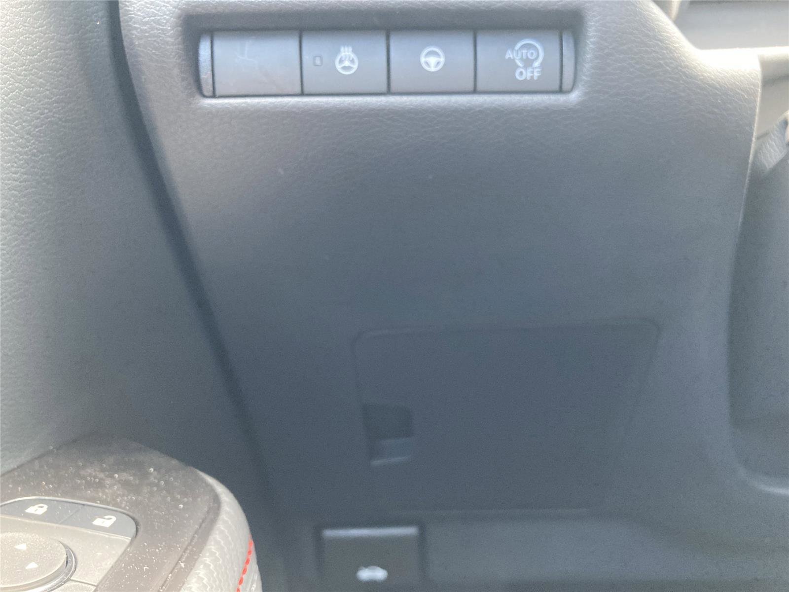 New 2025 Nissan Kicks SR w/ SR Premium Package image 23