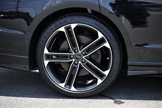 New 2025 Audi A8 L 3.0T image 6
