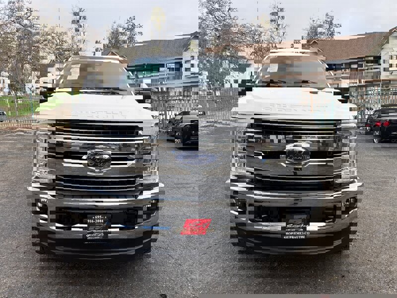 Used 2018 Ford F250 Lariat w/ Lariat Ultimate Package image 4