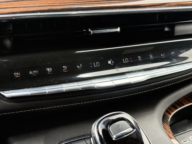 Certified 2023 Cadillac Escalade Premium Luxury w/ Performance Package image 18