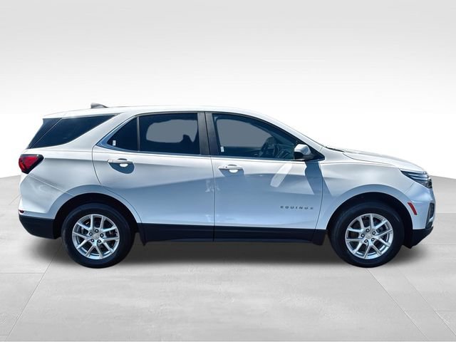 Used 2024 Chevrolet Equinox LT w/ LPO, Floor Liner Package AWD/4WD image 9