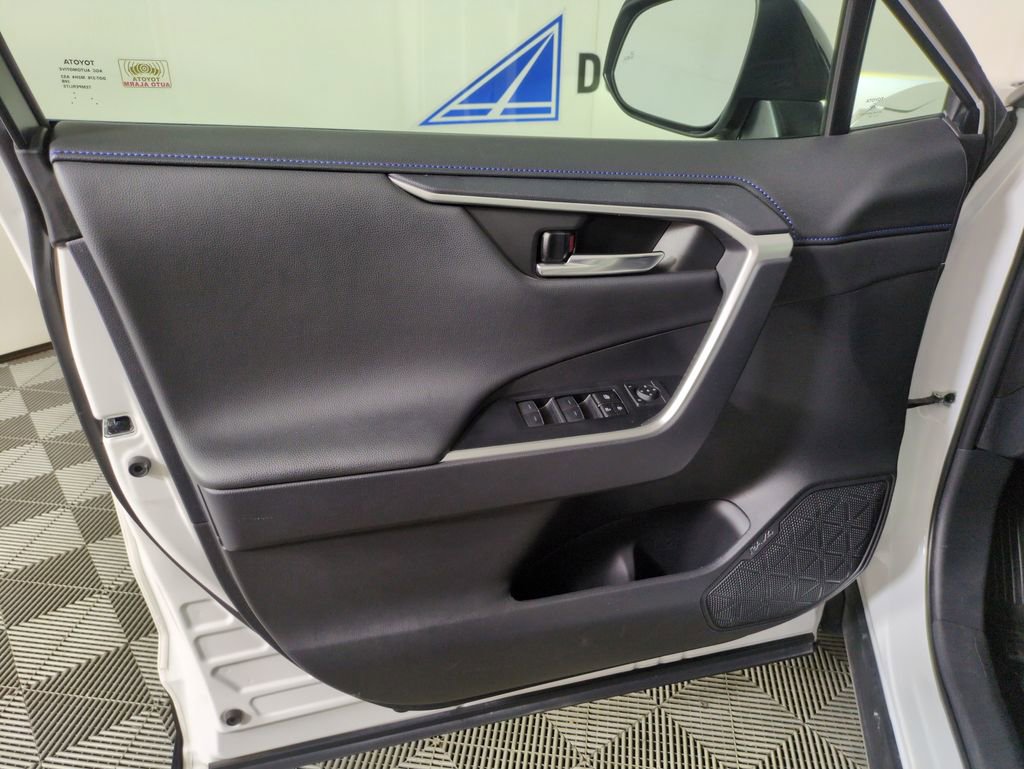 Used 2024 Toyota RAV4 XSE w/ Weather Package AWD/4WD image 13