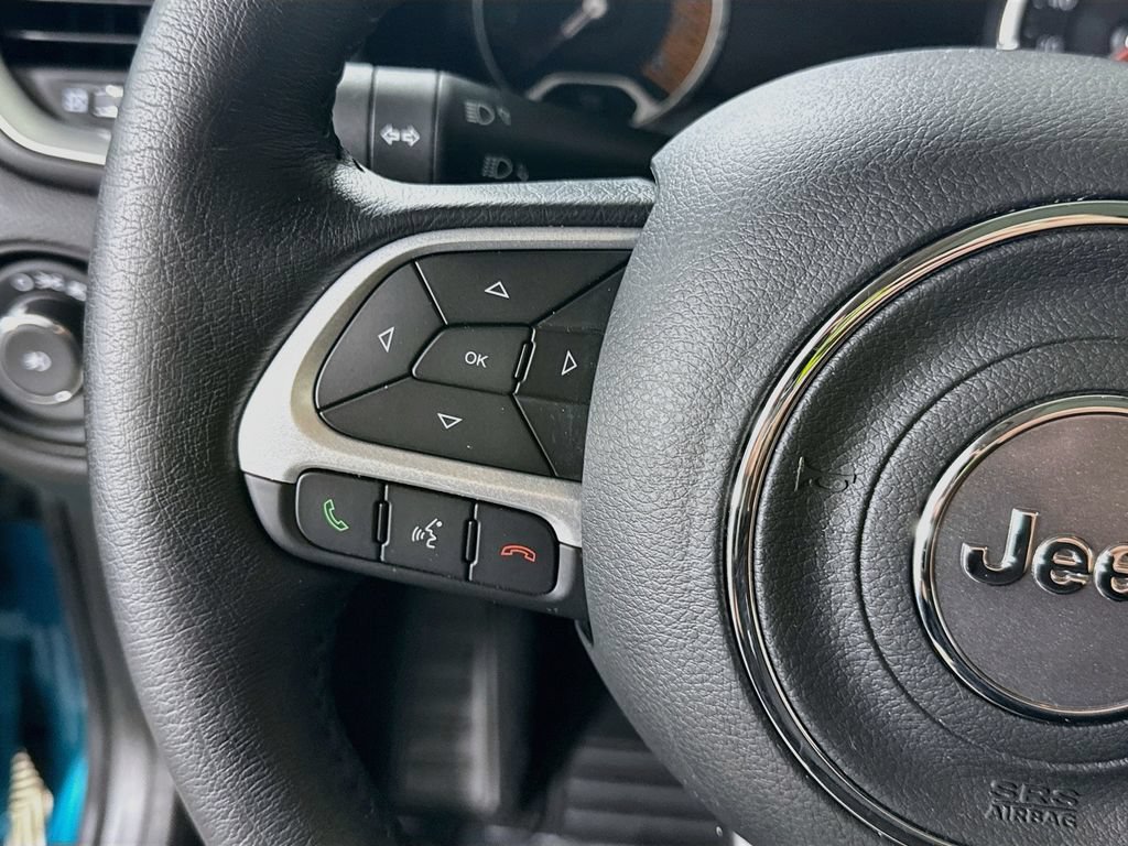 Used 2021 Jeep Renegade Latitude AWD/4WD image 21