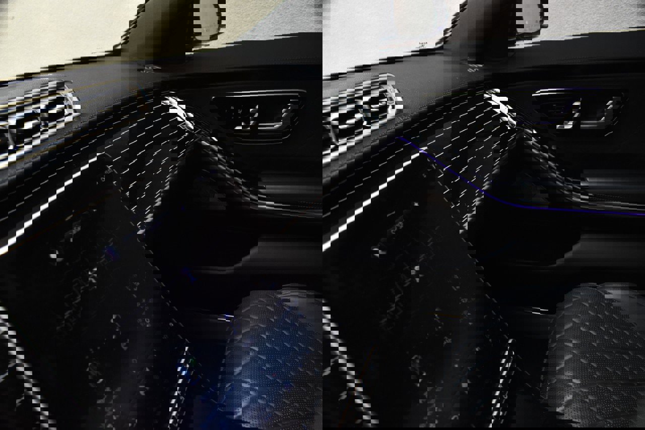 Used 2021 Mercedes-Benz S 580 4MATIC w/ AMG Line image 35