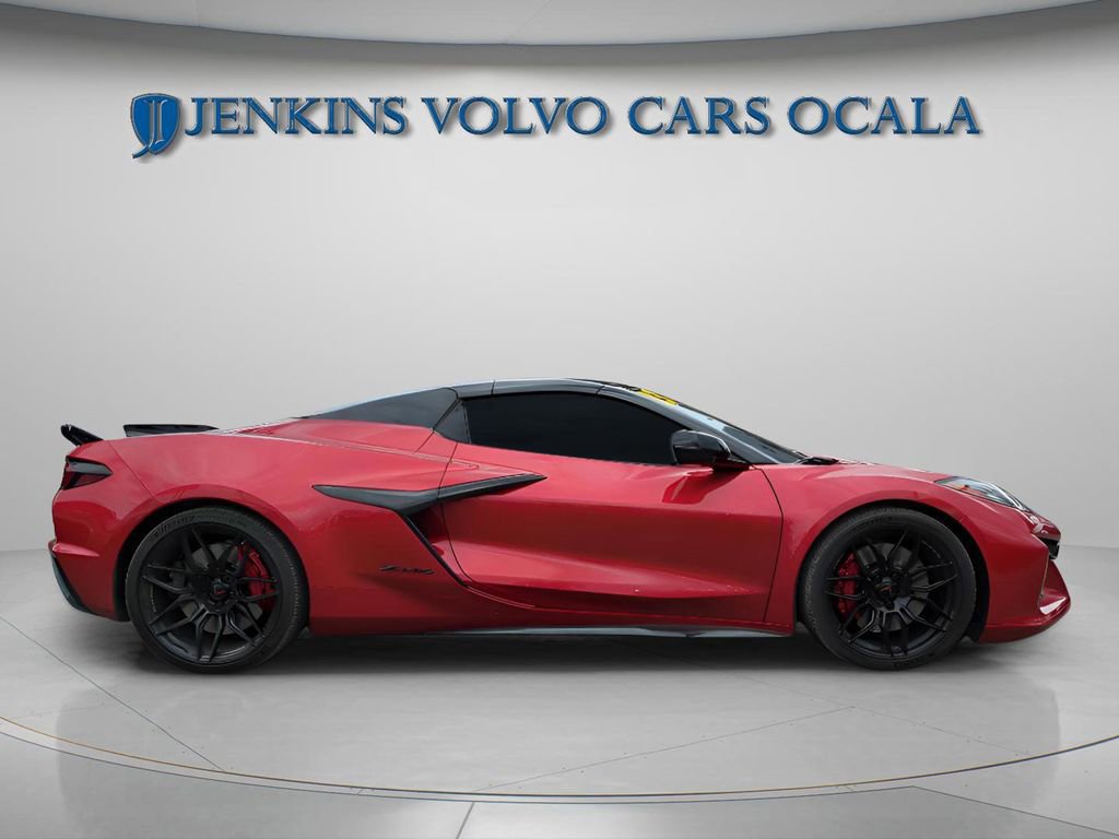 Used 2023 Chevrolet Corvette Z06 RWD image 2