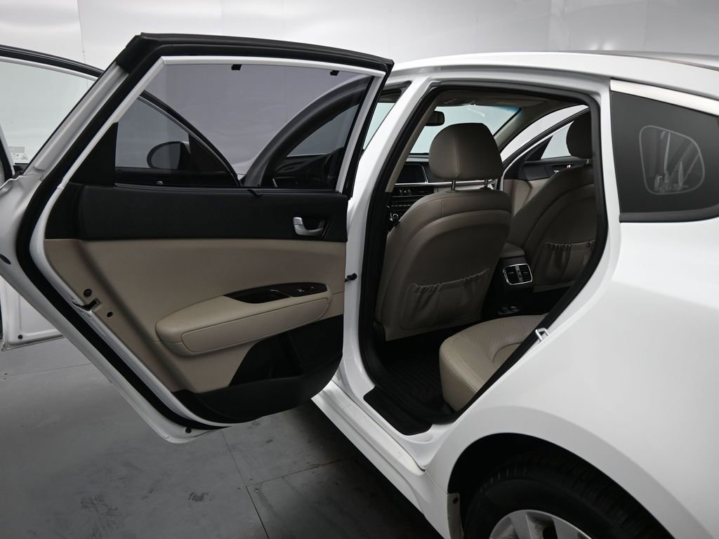 Used 2016 Kia Optima EX w/ Premium Package image 16