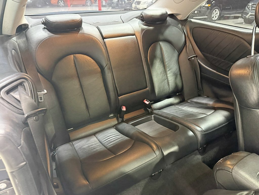Used 2009 Mercedes-Benz CLK 350 Coupe image 34