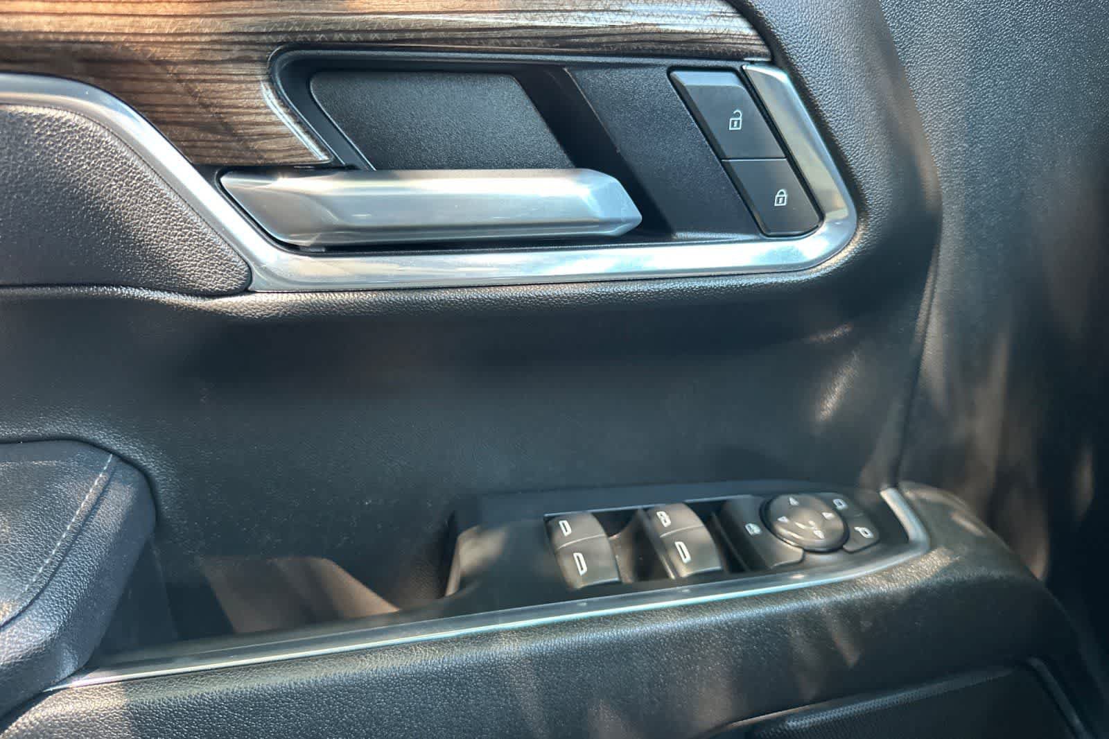 Used 2025 Chevrolet Silverado 1500 LT AWD/4WD image 13