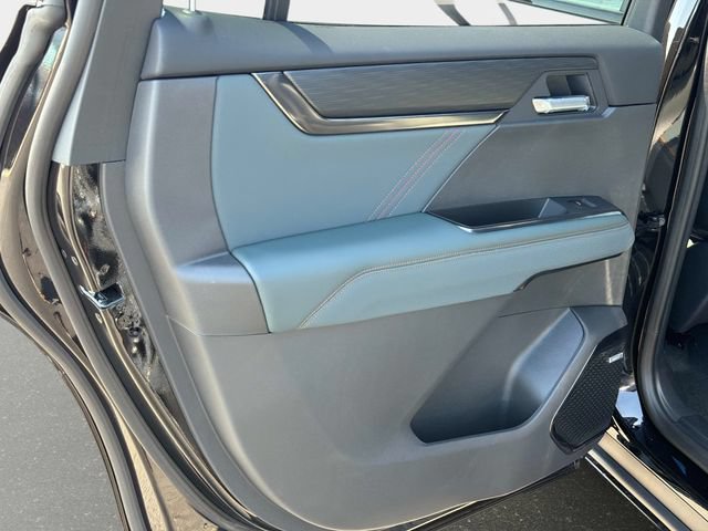 New 2026 GMC Acadia AT4 w/ Luxury Package AWD/4WD image 11
