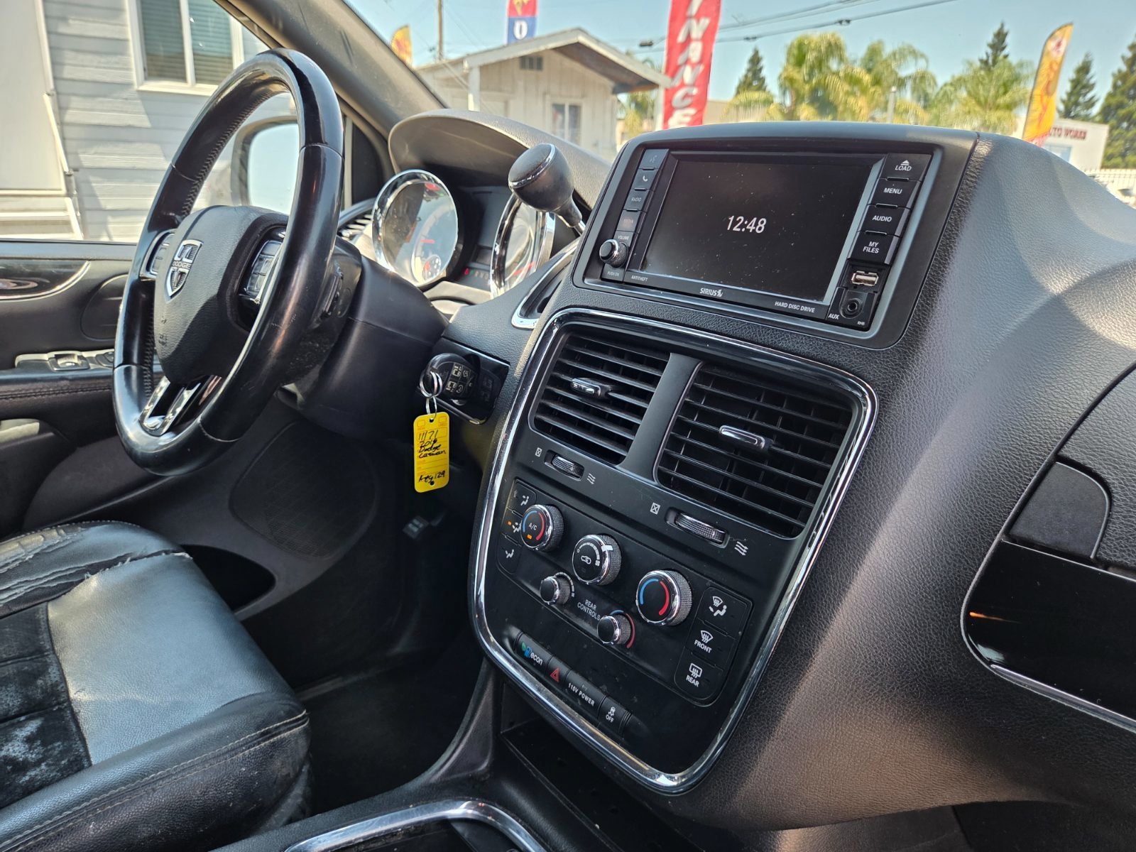 Used 2018 Dodge Grand Caravan SXT w/ Blacktop Package FWD image 14