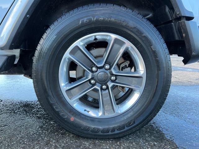 Used 2022 Jeep Wrangler Unlimited Sahara AWD/4WD image 16