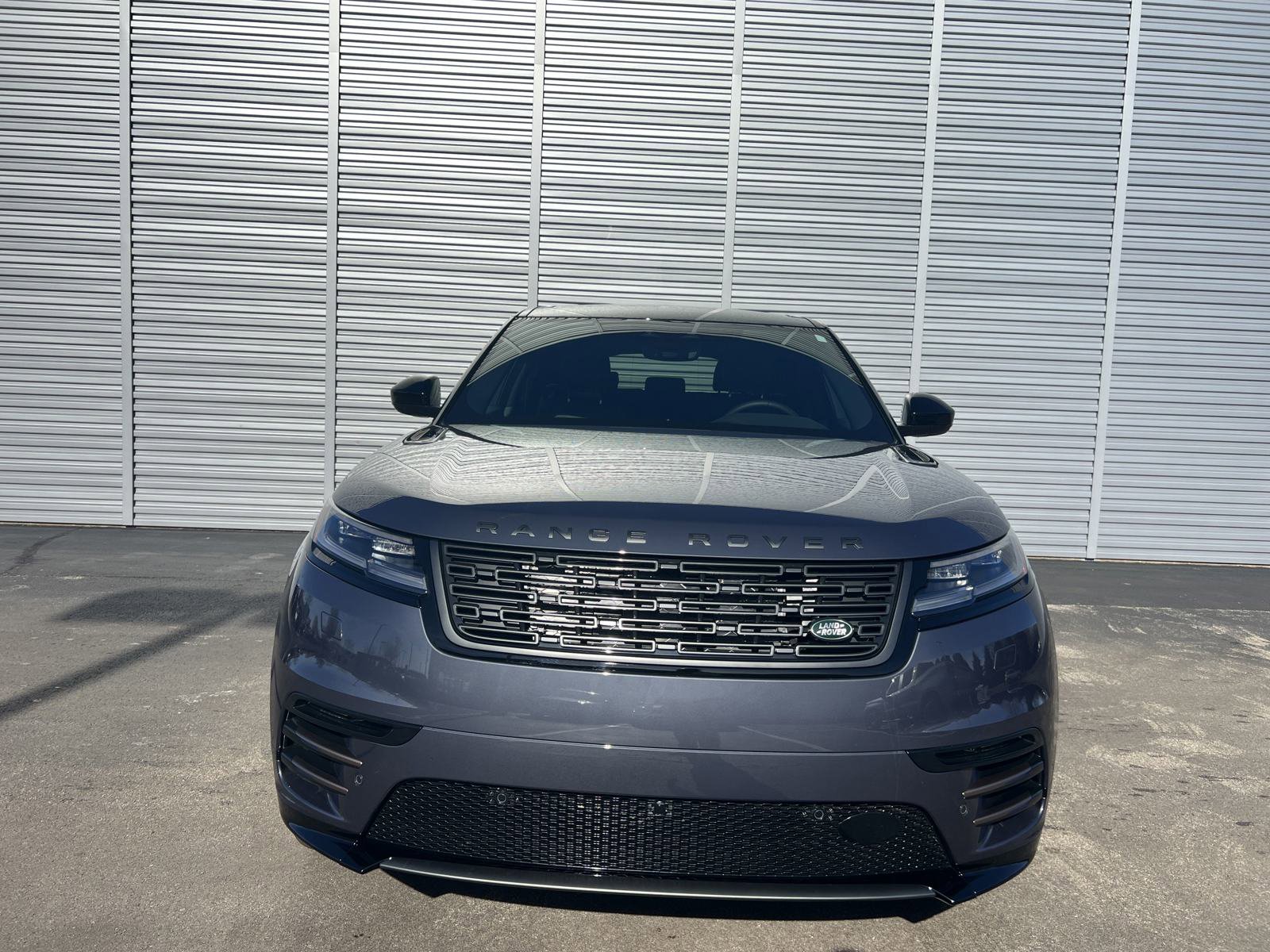 New 2025 Land Rover Range Rover Velar Dynamic SE image 8