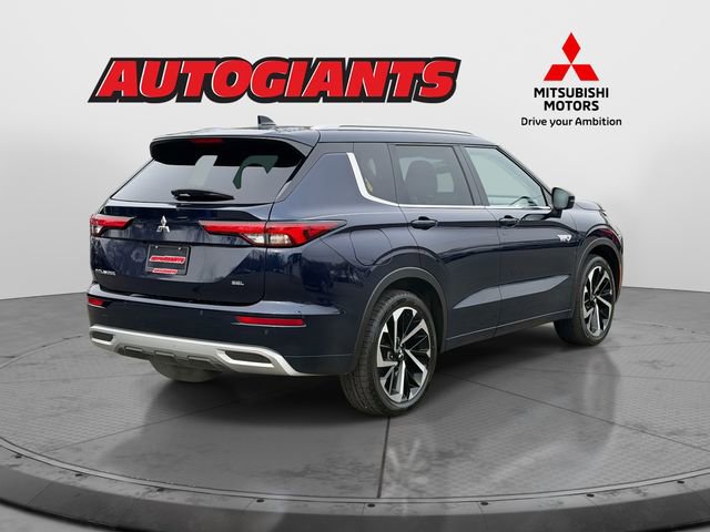 Used 2023 Mitsubishi Outlander SEL image 2