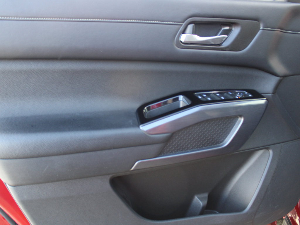 Used 2023 Nissan Pathfinder SL image 9