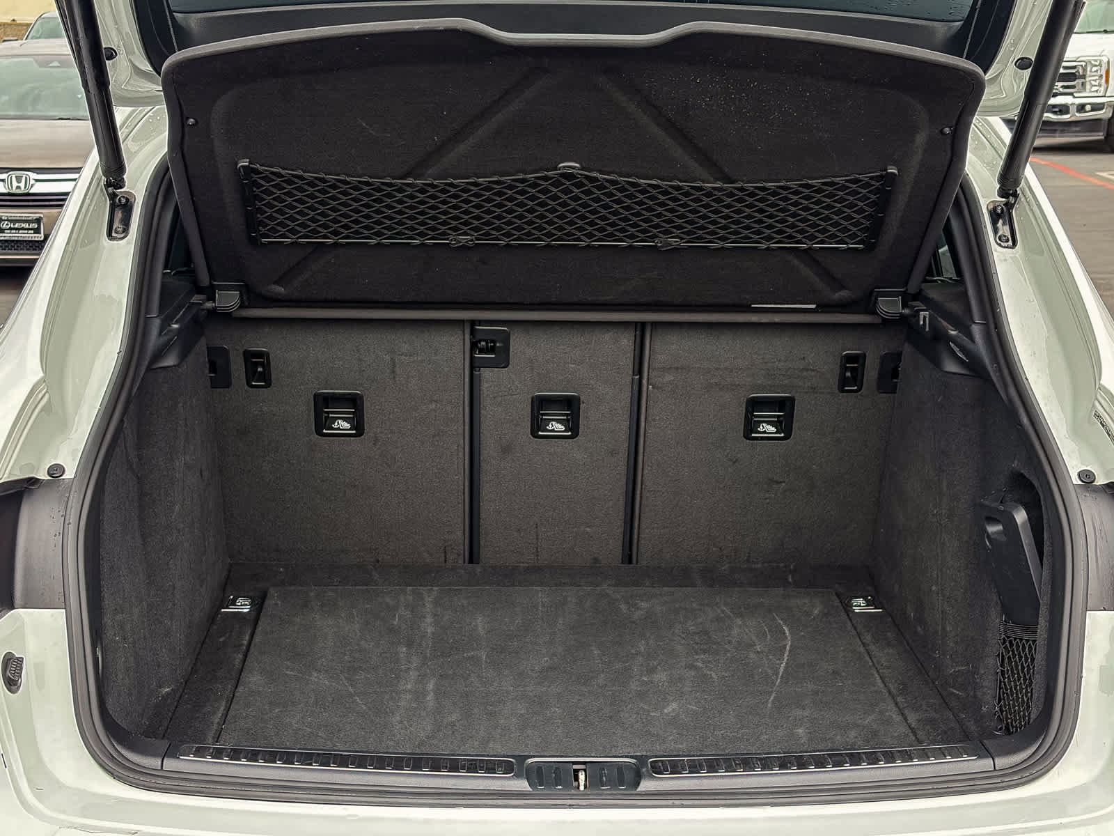 Used 2019 Porsche Macan AWD/4WD image 25