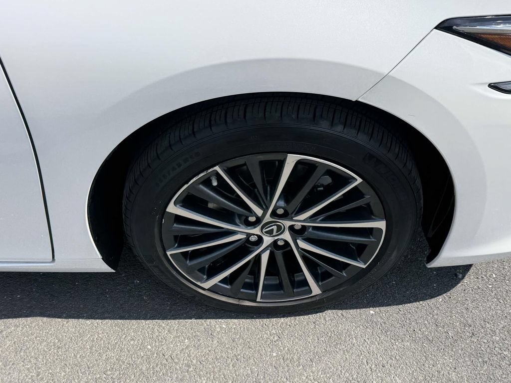 Used 2024 Lexus ES 250 w/ Premium Package AWD/4WD image 7