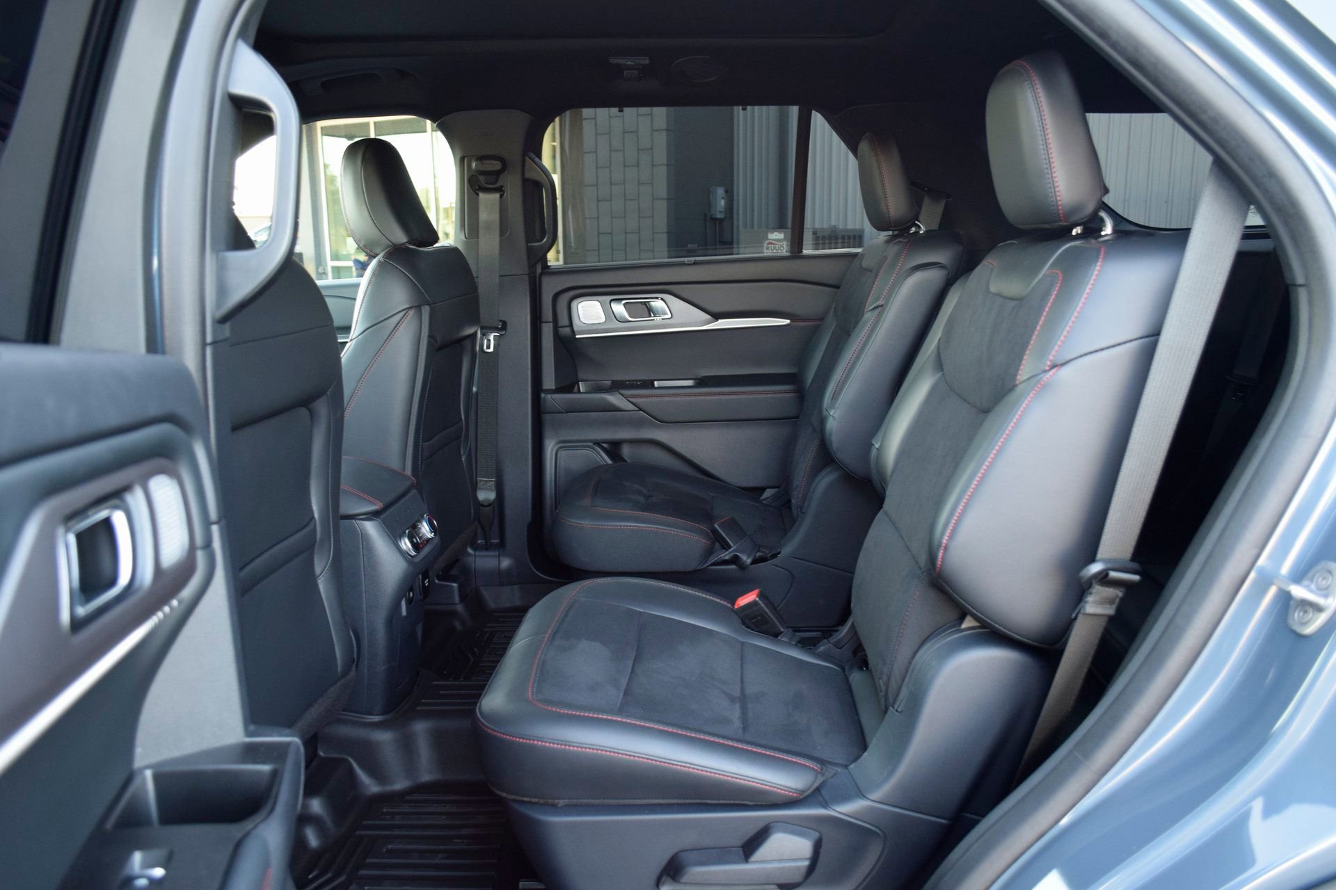 Certified 2025 Ford Explorer ST image 20