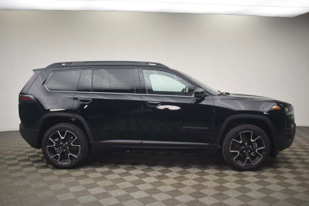 New 2026 Jeep Cherokee Overland w/ Trailer Tow Group AWD/4WD image 4