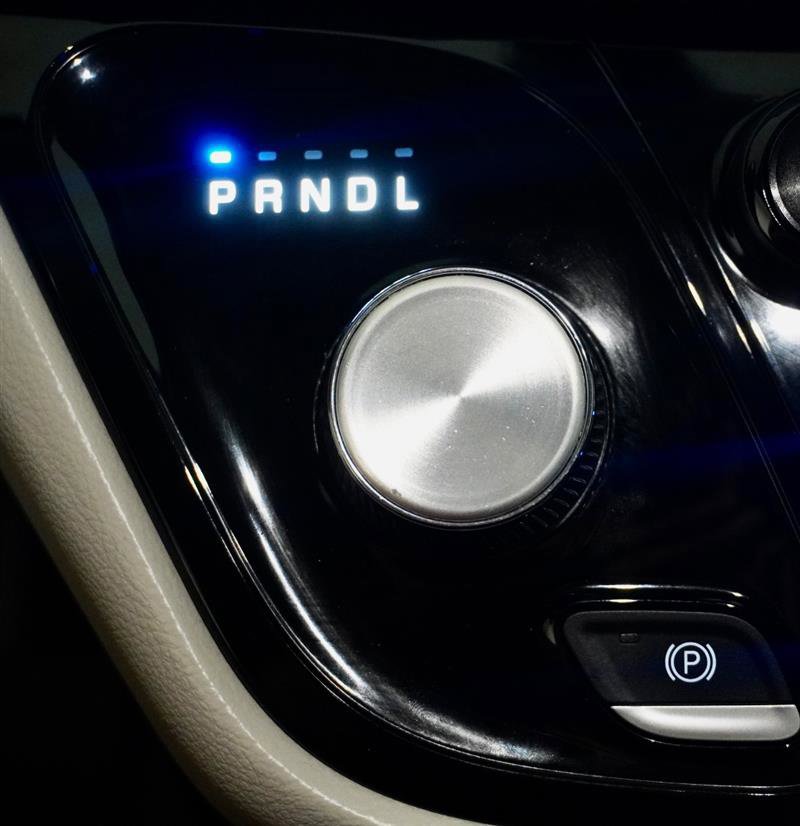 Used 2017 Chrysler Pacifica Touring-L Plus FWD image 25