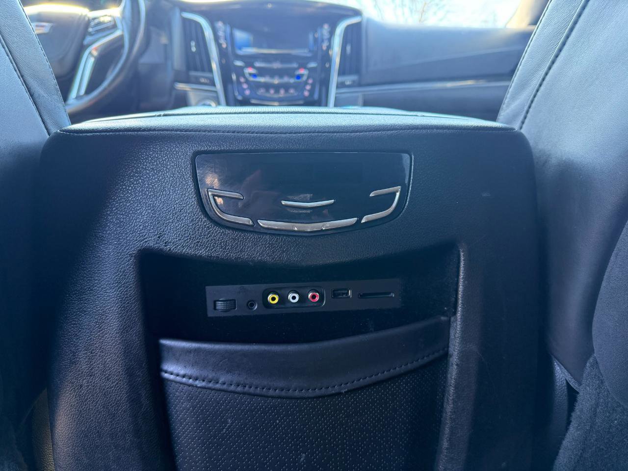 Used 2015 Cadillac Escalade Platinum image 12