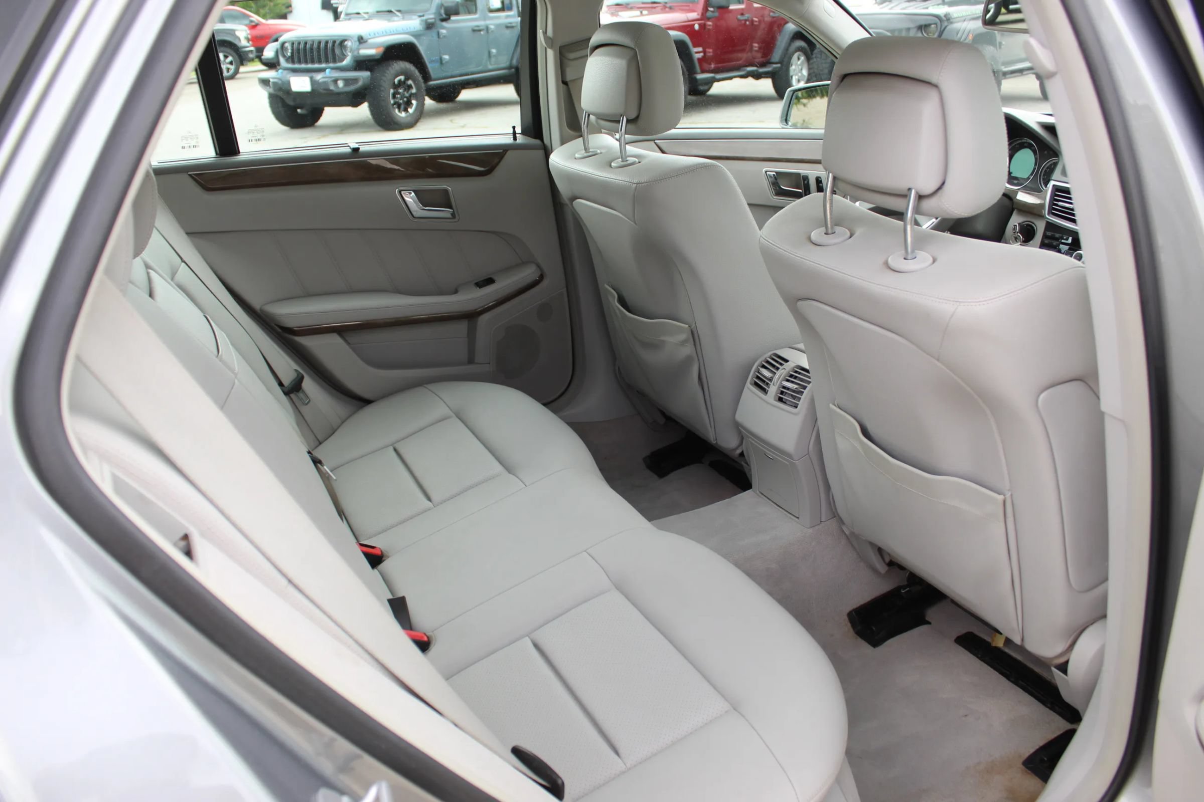 Used 2011 Mercedes-Benz E 350 4MATIC Wagon image 25