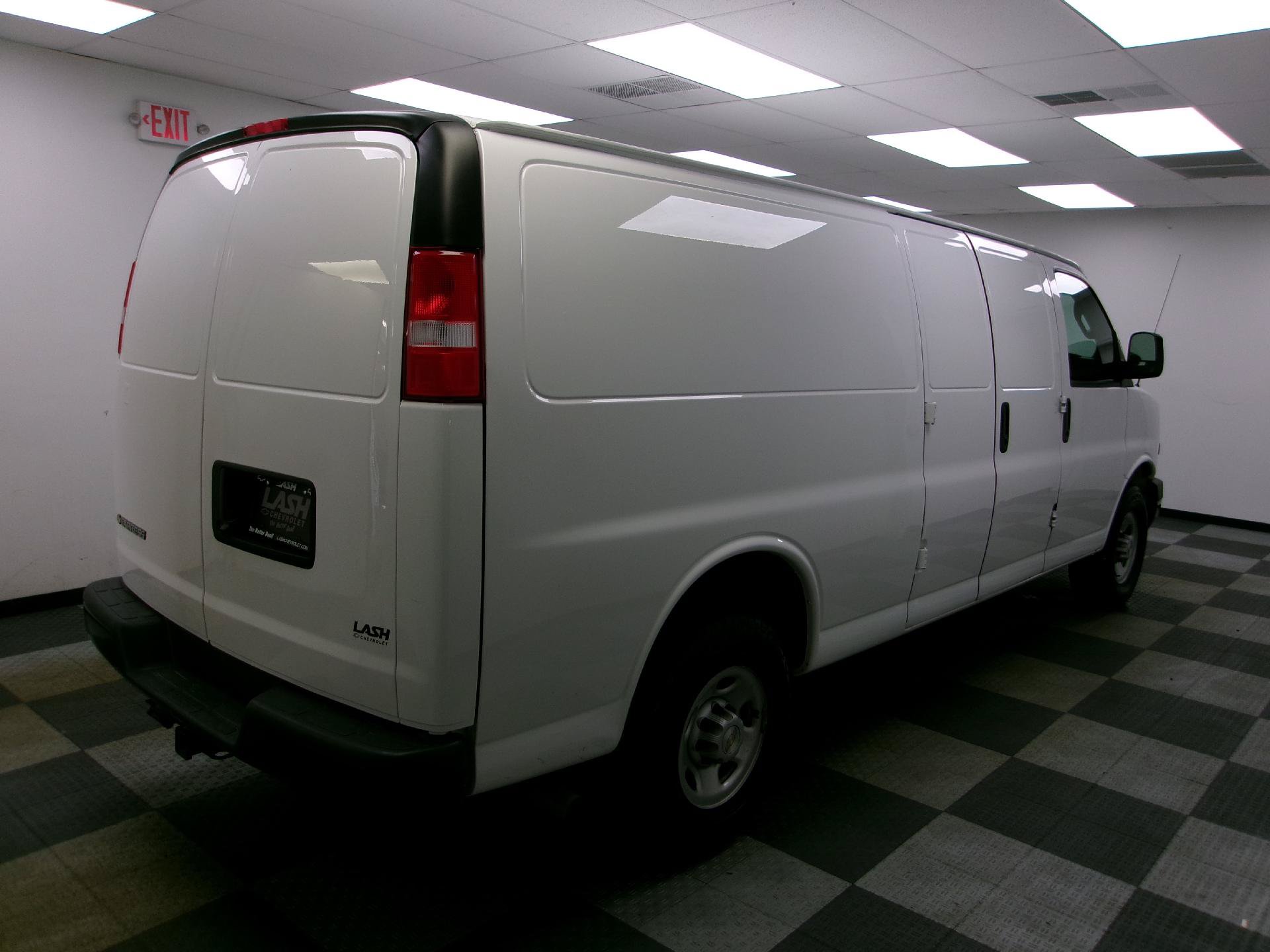 Used 2024 Chevrolet Express 3500 Extended w/ Driver Convenience Package RWD image 13
